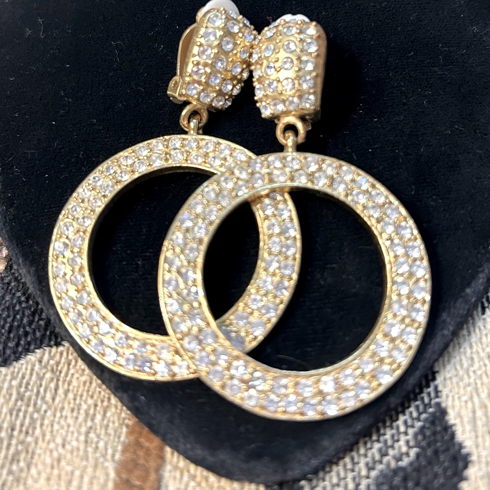 Vintage large gold dome, drop rhinestone, sparkling clip earrings new🌼